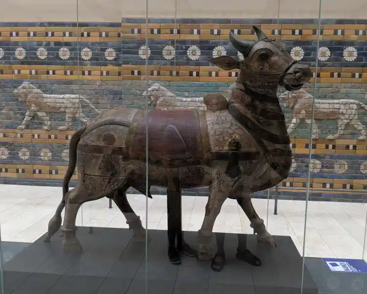 Wooden bull statue, cross, Ishtar Gate, Pergamon Museum